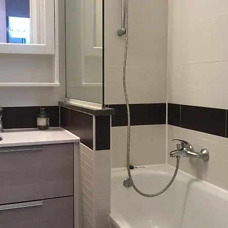 3 Pieces Avec Grande Terrasse, Climatisation, Piscine Et Parking - Fr-1-504-659 Apartment *