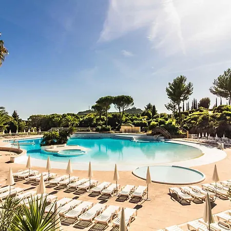 Apartment 3 Pieces Avec Grande Terrasse, Climatisation, Piscine Et Parking - Fr-1-504-659 *
